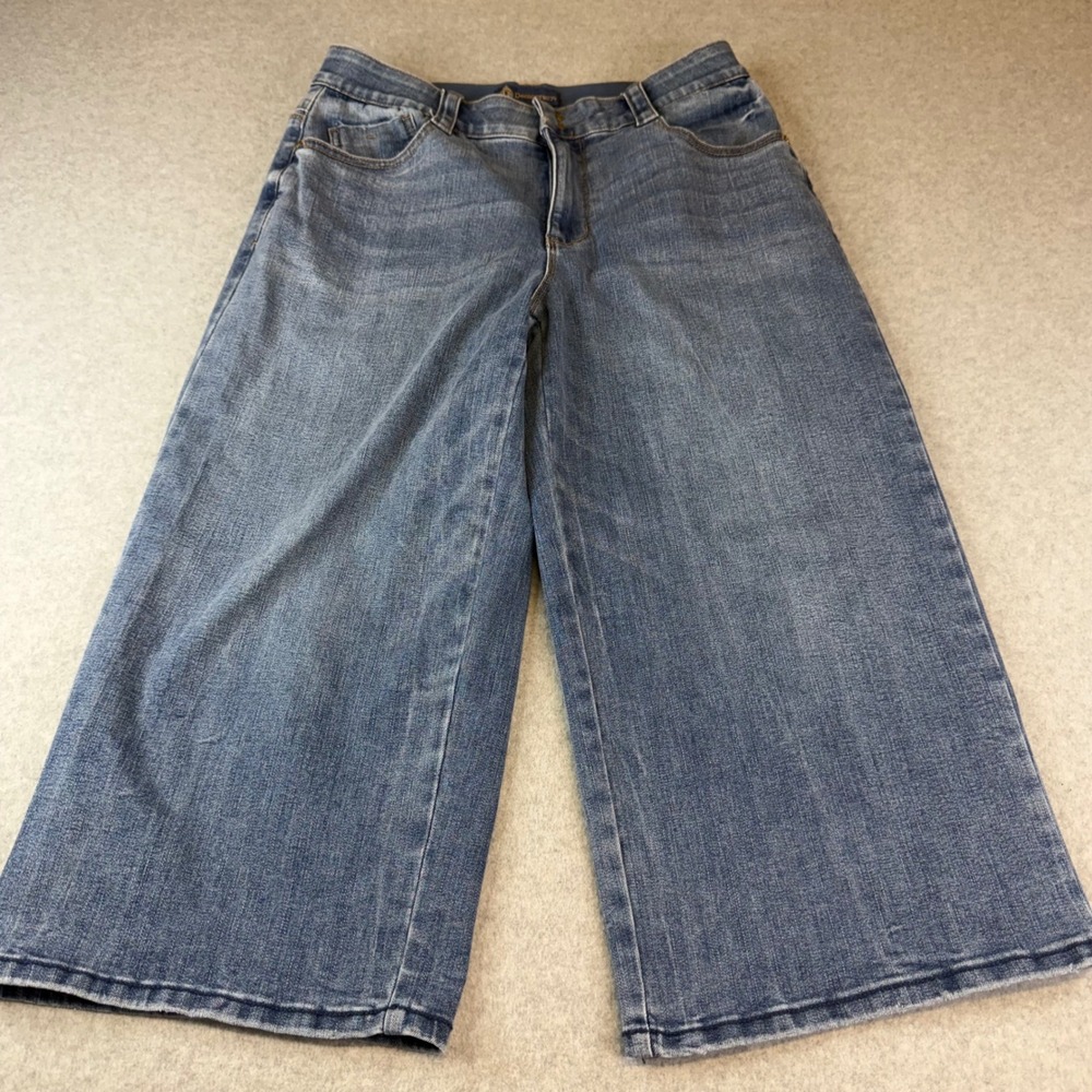 Democracy Ab solution Wide Leg Crop Jeans Medium Wash Size 8 Denim Culottes